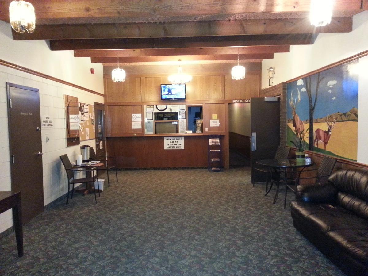 Maple Creek Motor Inn Exterior foto