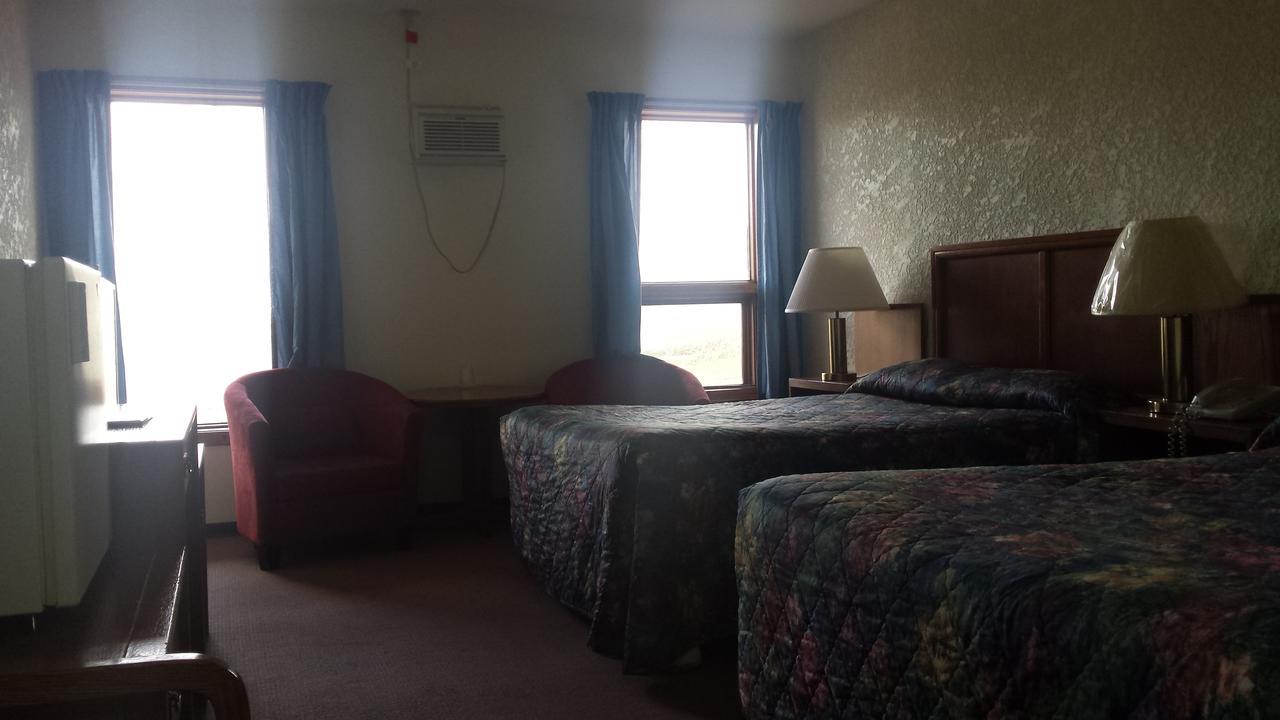 Maple Creek Motor Inn Exterior foto